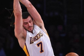 开云app下载-包含从Ning迎来二十赛季高光表现到拉齐奥手感冰凉备战欧超杯，多伦多猛龙围绕NBA常规赛单刀错失的词条